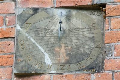 273b585c-7b7d-4aaf-a8bc-c4e5c728ae77.jpg; 118; ;