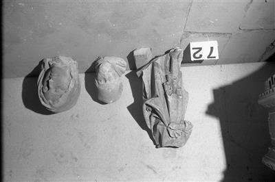 a1d37944-8b07-4735-bb2e-e2bf57a808cd.jpg; 72a; ;