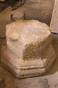 b9283195-e323-4580-bd8c-98b491e1d21b.jpg; 251; Steinfragment Statuenpostament; Statuenpostament , achteckig, spätgotisch